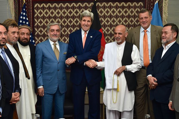 John_Kerry_shakes_hands_with_Afghan_presidential_candidates_Abdullah_Abdullah_and_Ashraf_Ghani_August_2014