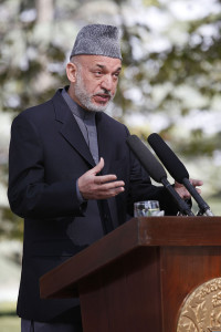 Afghan_President_Hamid_Karzai_gives_remarks_during_a_press_conference_with_U.S._Secretary_of_State_Hillary_Rodham_Clinton_at_the_Presidential_Palace_in_Kabul,_Afghanistan_111020-S-PA947-1068