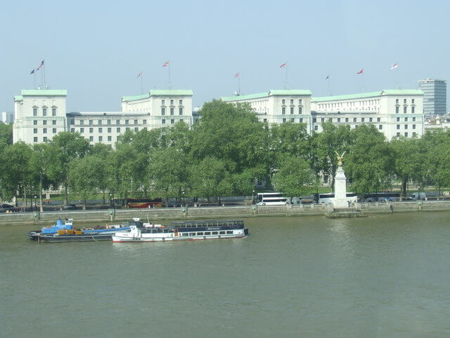River_Thames_and_Ministry_of_Defence_building_-_geograph.org.uk_2427120 (1)