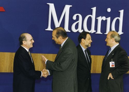 From left to right) Spanish Foreign Minister Abel Matutes, French President Jacques Chirac, Secretary General Solana and French Foreign Minister Hubert Vdrine at NATO's Madrid Summit.